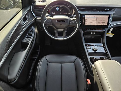 New 2026 Jeep Grand Cherokee Limited AWD/4WD image 10