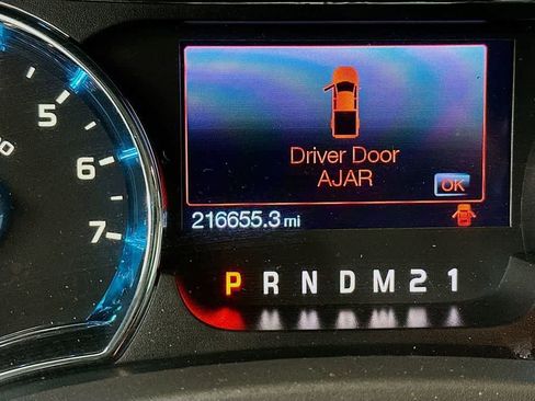 Used 2014 Ford F150 Lariat w/ Equipment Group 502A Luxury image 20