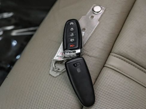 Used 2015 Lincoln Navigator 2WD image 51