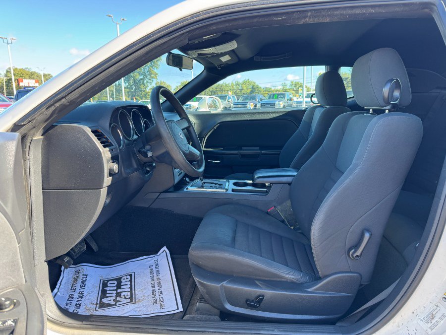 Used 2010 Dodge Challenger SE RWD image 15