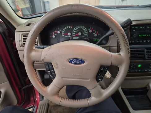Used 2003 Ford Explorer Eddie Bauer image 25