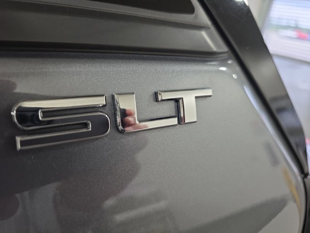 Used 2021 GMC Terrain SLT w/ Infotainment Package II AWD/4WD image 22