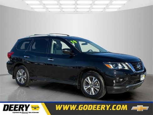 Used 2019 Nissan Pathfinder S image 1