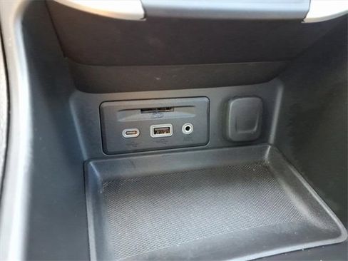 Used 2022 GMC Terrain SLT w/ Tech Package image 29