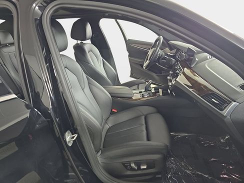 Used 2018 BMW 530i xDrive AWD/4WD image 10