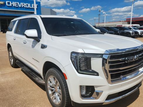 Used 2023 GMC Yukon XL SLT AWD/4WD image 1