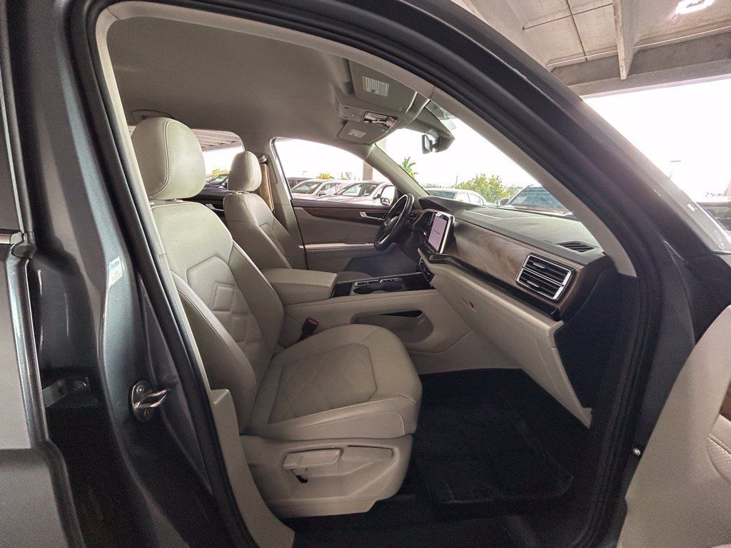 Used 2024 Volkswagen Atlas SE FWD image 31
