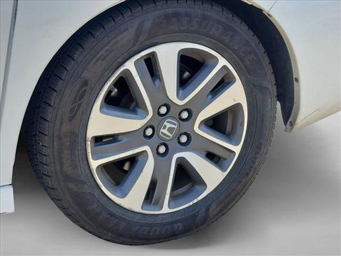 Used 2014 Honda Odyssey Touring image 16