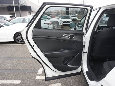 Used 2023 Kia Sportage LX image 22