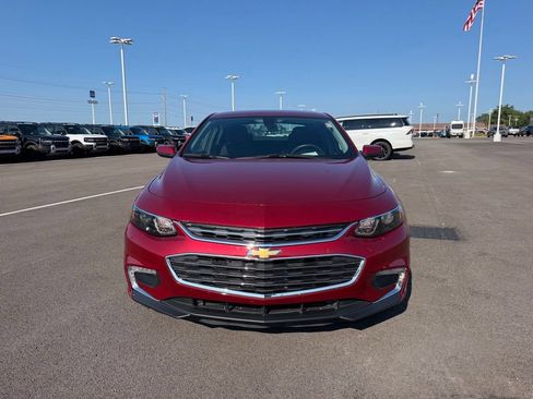 Used 2017 Chevrolet Malibu LT FWD image 2