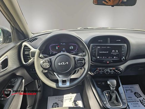 Used 2023 Kia Soul LX w/ Option Group 015 FWD image 18