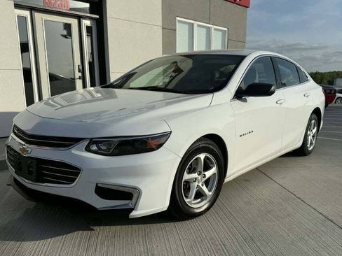 Used 2017 Chevrolet Malibu LS FWD image 20