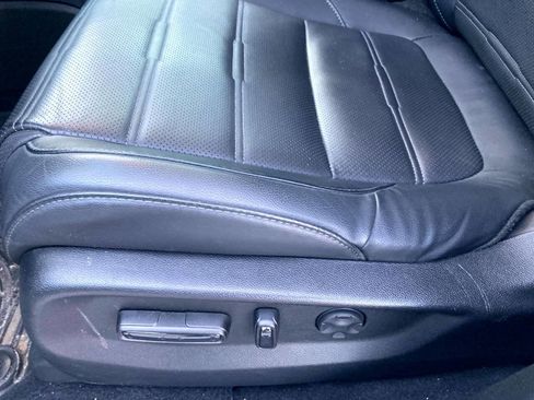 Used 2022 Honda CR-V EX-L image 16