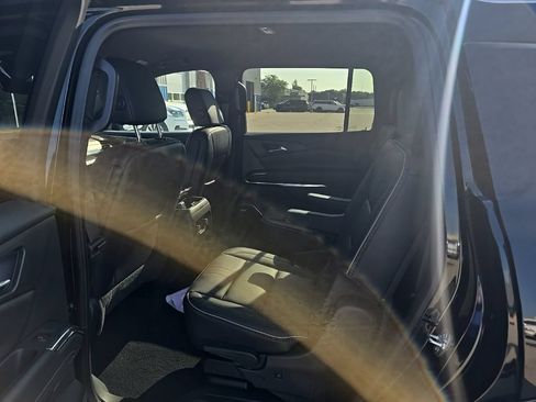 Used 2026 Chevrolet Traverse High Country w/ LPO, Floor Liner Package AWD/4WD image 17