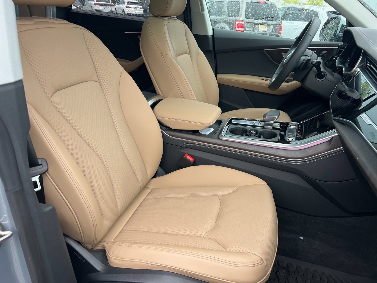 Used 2025 Audi Q8 Premium Plus w/ Premium Plus Package AWD/4WD image 38