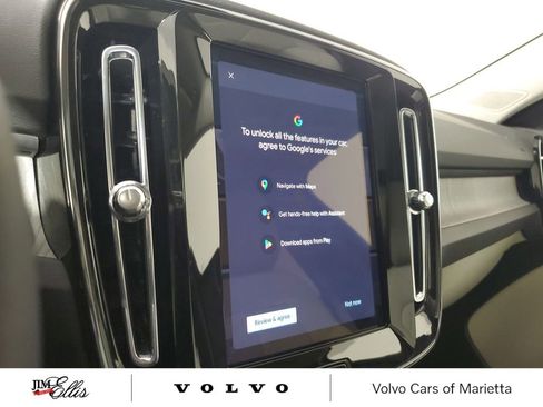 Used 2025 Volvo XC40 B5 Plus image 29