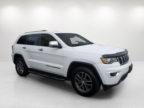 Used 2020 Jeep Grand Cherokee Limited w/ Luxury Group II RWD image 3