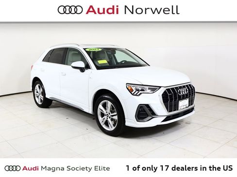 Used 2023 Audi Q3 2.0T Premium w/ Convenience Package AWD/4WD image 1