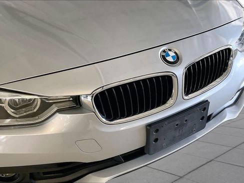Used 2018 BMW 320i Sedan w/ Convenience Package RWD image 30