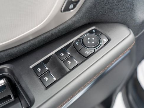 Used 2025 Ford Expedition Active image 21