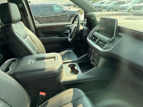 Used 2022 Chevrolet Suburban Premier AWD/4WD image 16