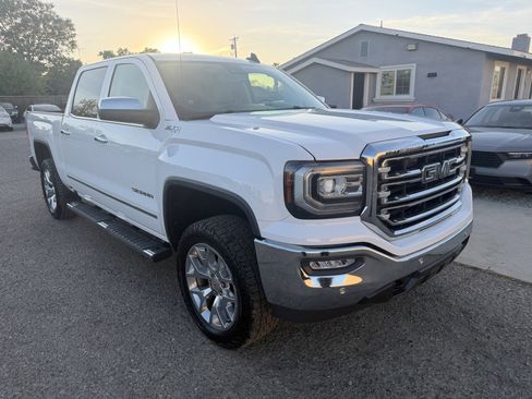 Used 2018 GMC Sierra 1500 SLT image 3