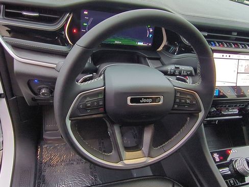 Used 2023 Jeep Grand Cherokee 4xe w/ Luxury Tech Group II image 10