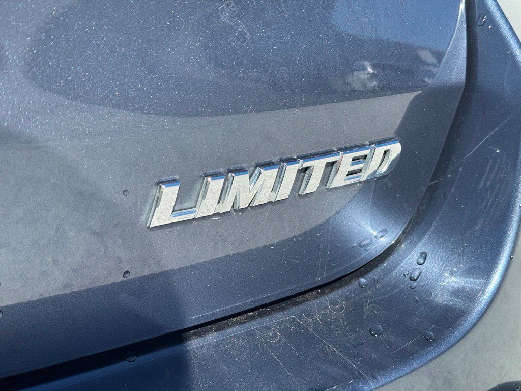Used 2019 Toyota Highlander Limited FWD image 17
