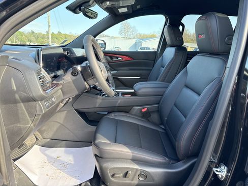 New 2026 Chevrolet Traverse Z71 w/ Driver Confidence Package image 12