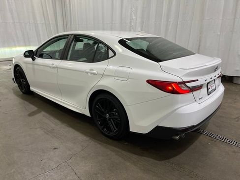 Certified 2025 Toyota Camry SE FWD image 6