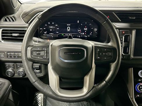 Used 2024 GMC Yukon XL Denali w/ Advanced Technology Package image 11