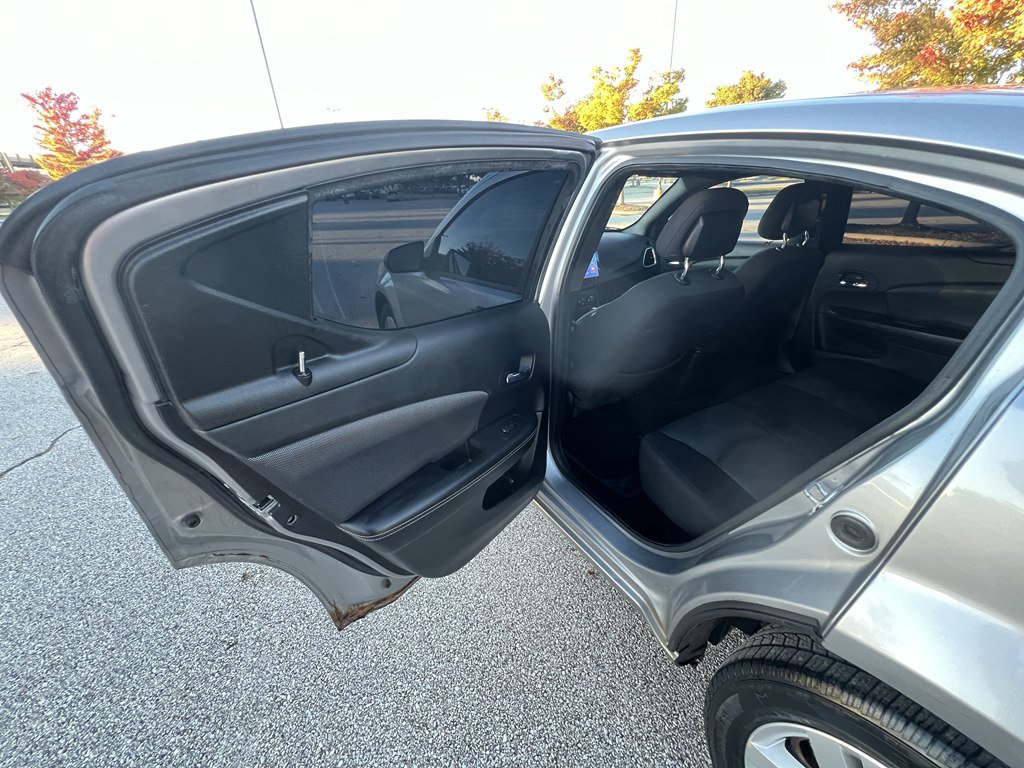 Used 2013 Dodge Avenger SE FWD image 14