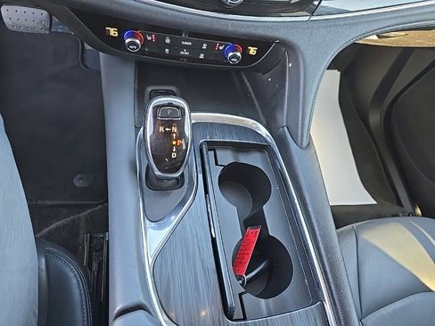 Used 2021 Buick Enclave Essence image 30