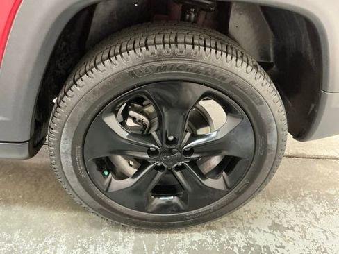 Used 2021 Jeep Compass Latitude image 10