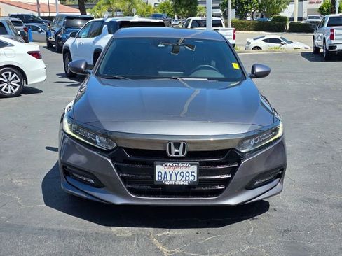 Used 2018 Honda Accord Sport image 2