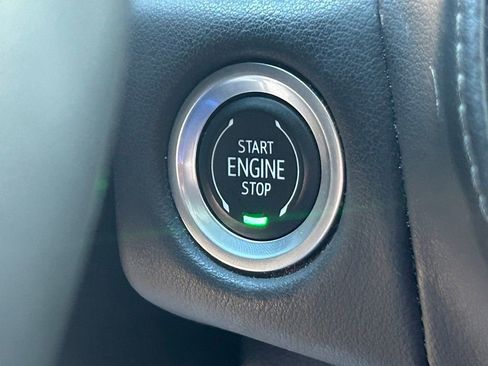 Used 2023 Chevrolet Suburban LT image 43