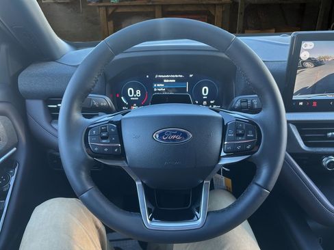 New 2026 Ford Explorer Platinum image 18