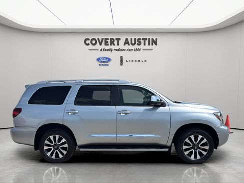 Used 2021 Toyota Sequoia Limited w/ Safety & Convenience Package AWD/4WD image 6