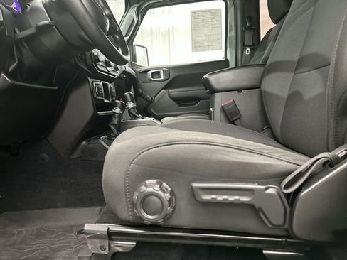 Used 2023 Jeep Wrangler Sport image 17