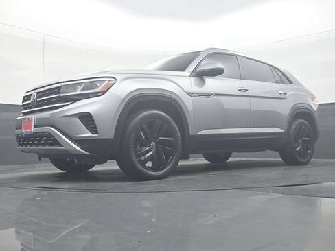 Used 2022 Volkswagen Atlas Cross Sport SE AWD/4WD image 29