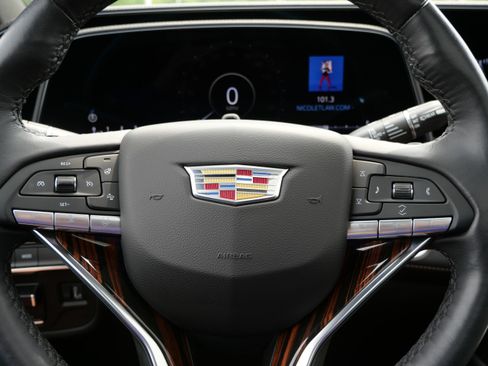 Certified 2023 Cadillac Escalade ESV Premium Luxury w/ Performance Package AWD/4WD image 24