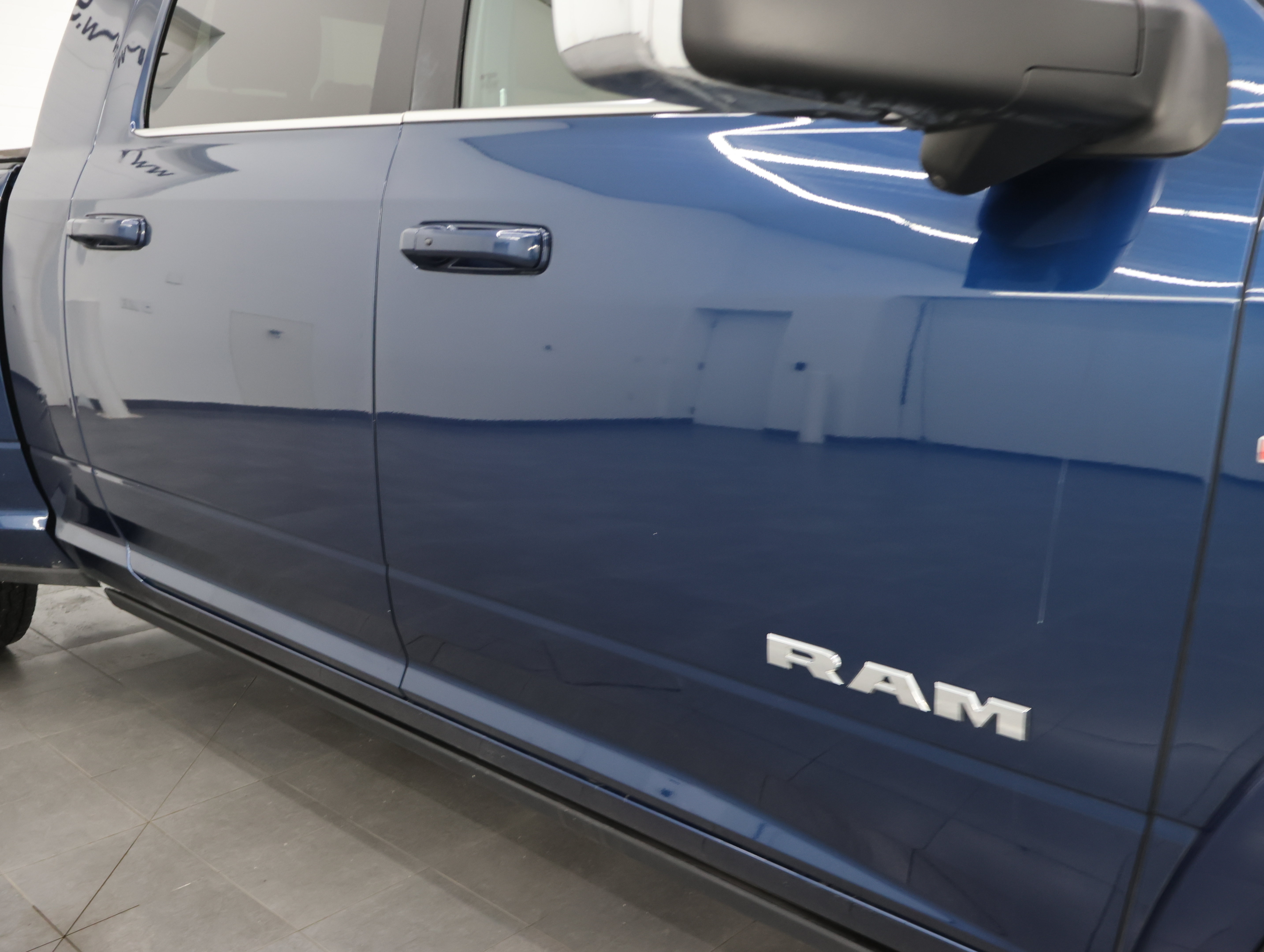 Used 2023 RAM 3500 Limited AWD/4WD image 29