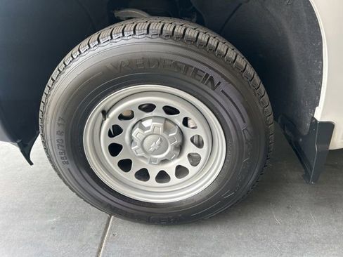 Used 2022 Chevrolet Silverado 1500 W/T w/ Trailering Package image 32