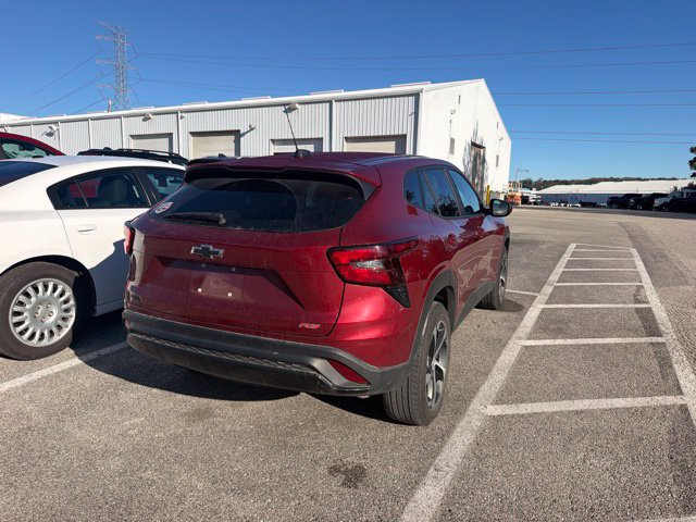 Used 2024 Chevrolet Trax RS w/ Driver Confidence Package FWD image 4