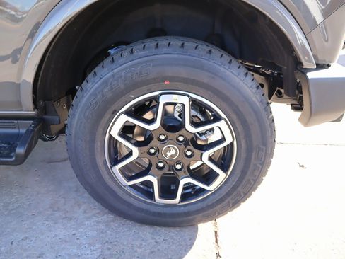 New 2025 Ford Bronco Outer Banks image 19