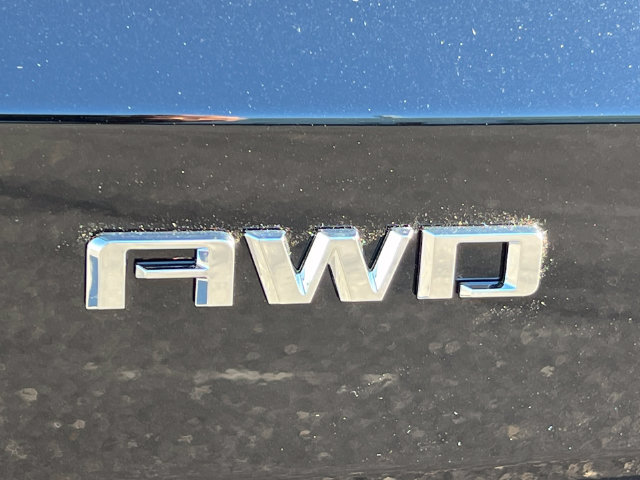 New 2027 Chevrolet Traverse LT AWD/4WD image 2