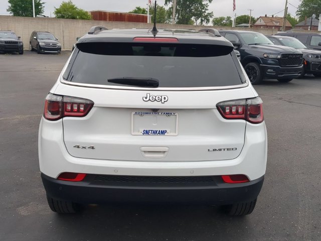 Used 2025 Jeep Compass Limited AWD/4WD image 5