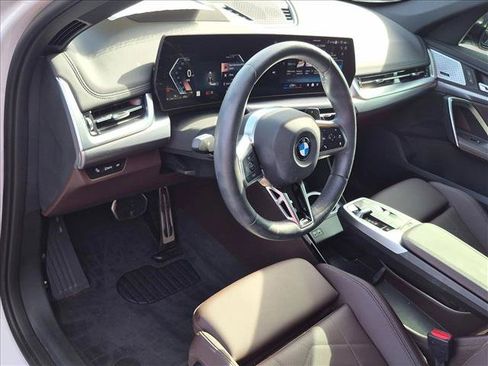 Used 2025 BMW X1 xDrive28i w/ Premium Package AWD/4WD image 3
