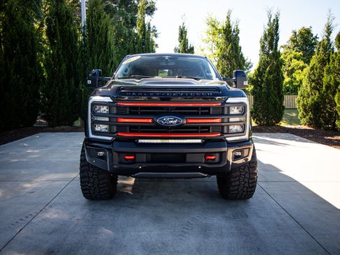 Used 2023 Ford F250 Lariat w/ Lariat Ultimate Package AWD/4WD image 3