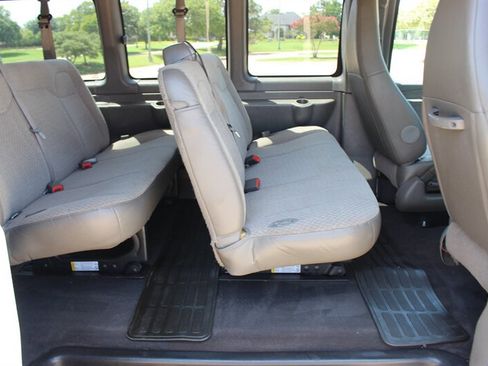 Used 2020 Chevrolet Express 3500 LT w/ LT Preferred Equipment Group RWD image 17